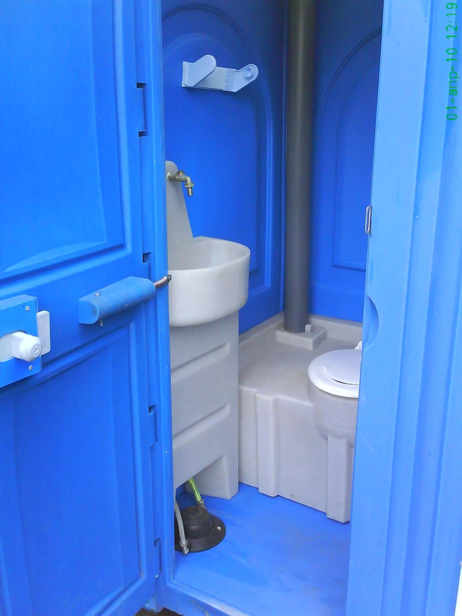 Туалетная кабина Евростандарт «Люкс» с деревянным поддоном 