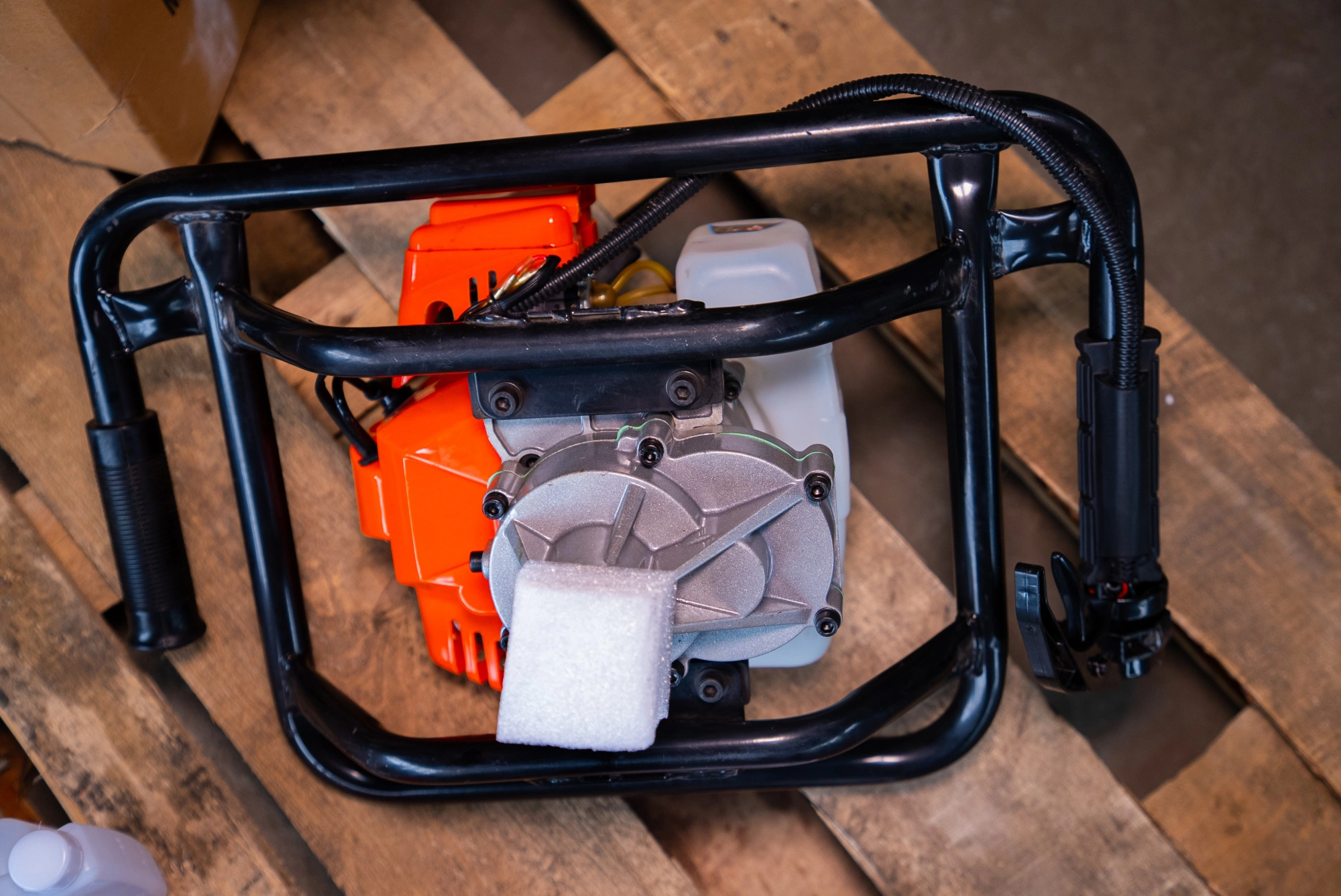 Мотобур без шнека 1,8 кВт TOR JH52-1