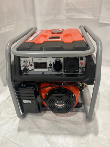 Генератор бензиновый 7,0 кВт 220В с АВР, электростартером и колесами TOR KM9500HA