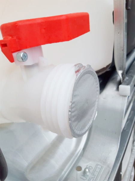 Емкость куб. 1000л с краном белая на деревянном поддоне UN с широким краном 80 мм, арт.: UC 1000 дп UN (ШК), цвет: неокрашенный, код: 19815